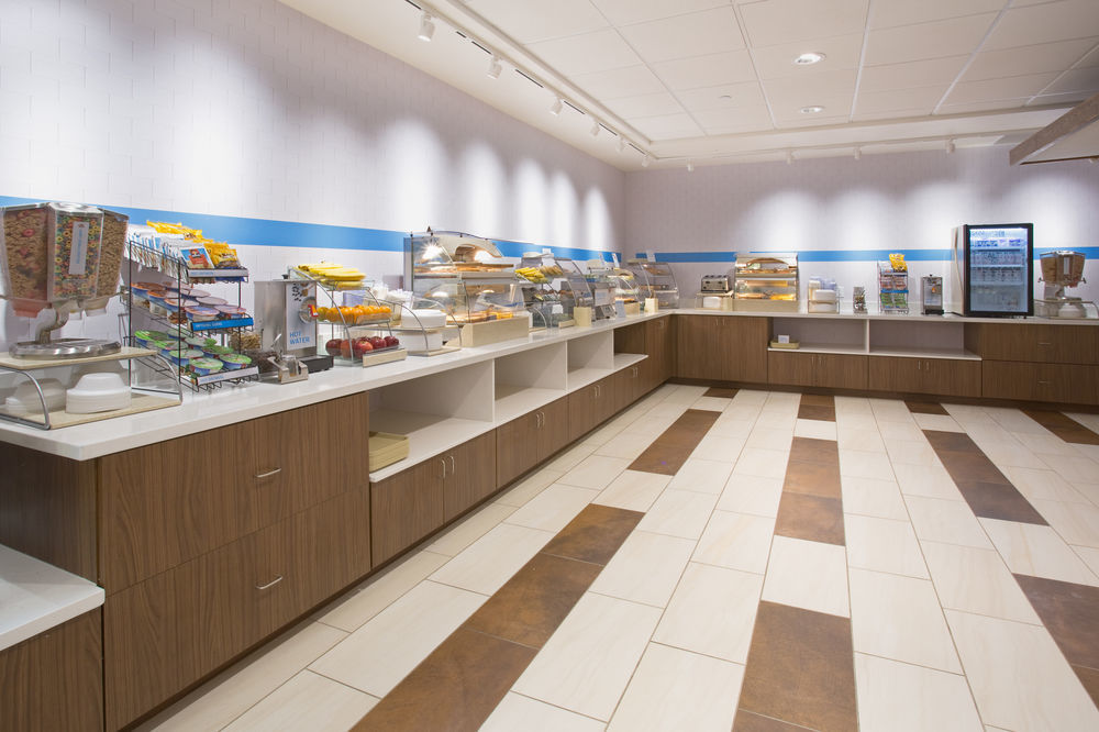 Holiday Inn Express & Suites Dearborn Sw - Detroit Area By Ihg Zewnętrze zdjęcie
